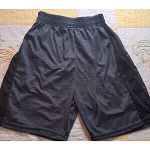 Boys Ultra Performance gray with black stripe Shorts Size 14/16